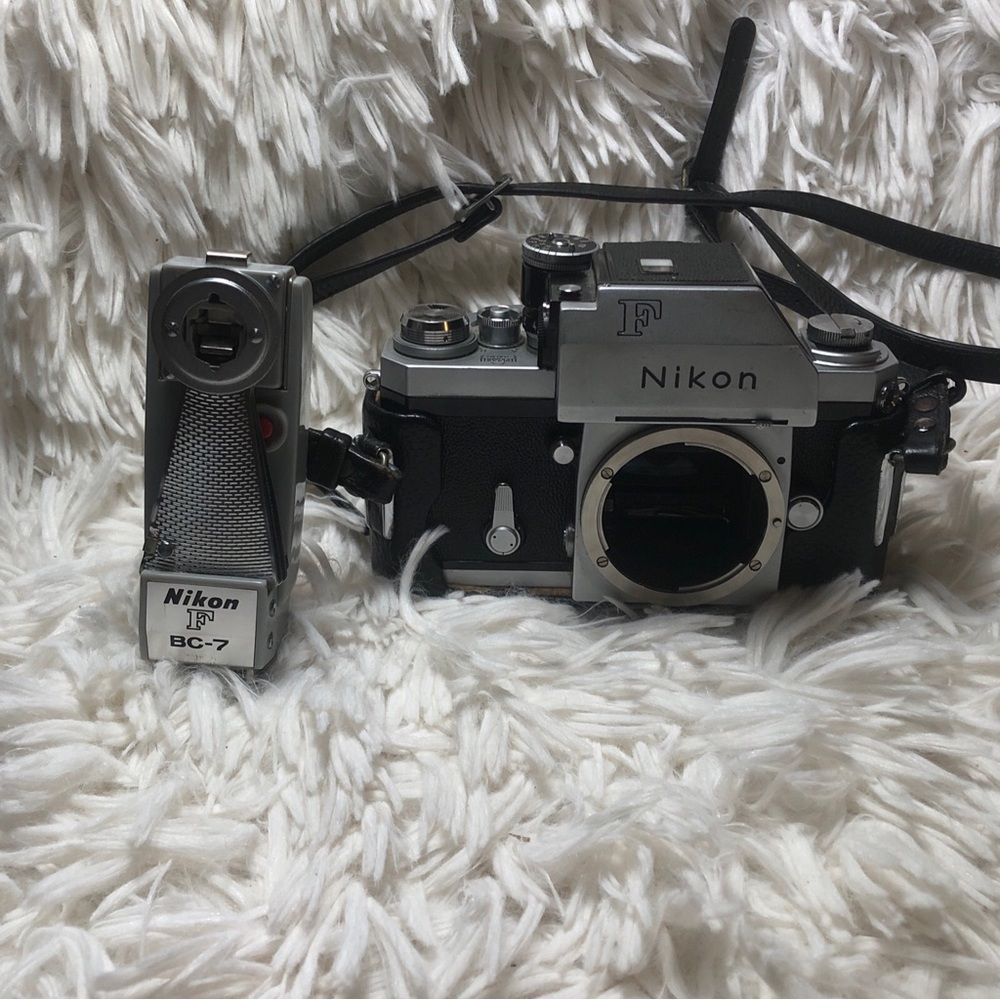 Nikon F Eye Level 35mm SLR Film Camera Body Only Nikon F BC-7 Flash 6754517Japan